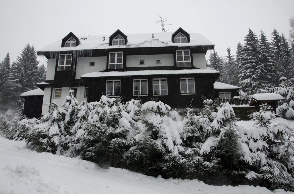 Hotel Konsel Ricky  Exterior photo