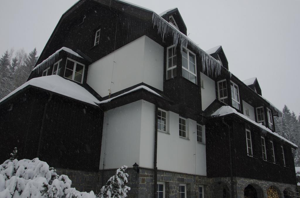 Hotel Konsel Ricky  Exterior photo